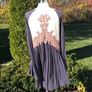 Gimmicks by BKE Hi Low Lace Cotton Tunic Top. Med